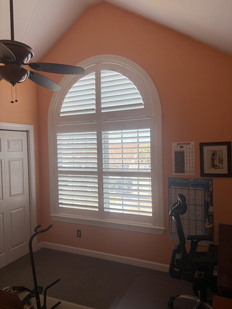Single arched plantation shutter, vaulted room